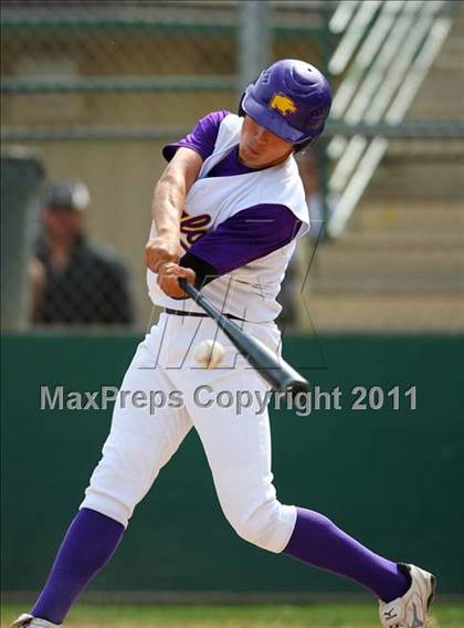 Thumbnail 3 in Escalon vs. Summerville (CIF SJS D5 Final) photogallery.