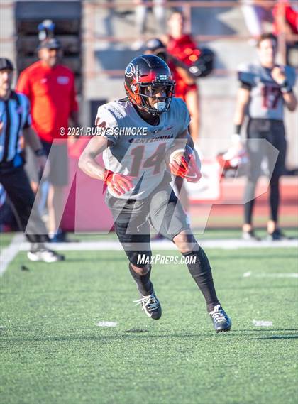 Thumbnail 2 in Centennial vs. Sierra Canyon photogallery.