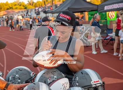 Thumbnail 1 in Centennial vs. Sierra Canyon photogallery.