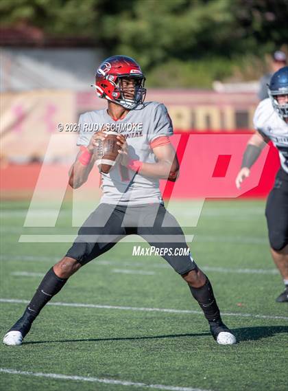 Thumbnail 3 in Centennial vs. Sierra Canyon photogallery.