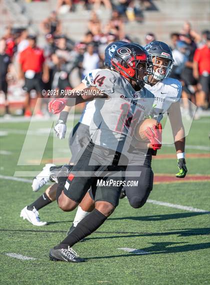 Thumbnail 1 in Centennial vs. Sierra Canyon photogallery.