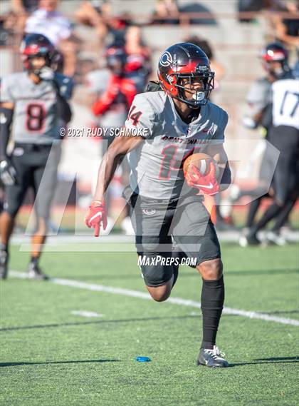 Thumbnail 2 in Centennial vs. Sierra Canyon photogallery.