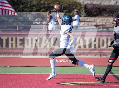 Thumbnail 3 in Centennial vs. Sierra Canyon photogallery.