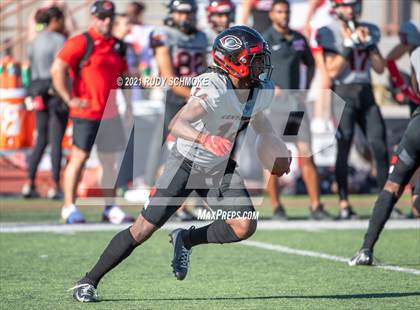 Thumbnail 2 in Centennial vs. Sierra Canyon photogallery.