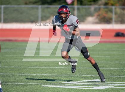 Thumbnail 2 in Centennial vs. Sierra Canyon photogallery.