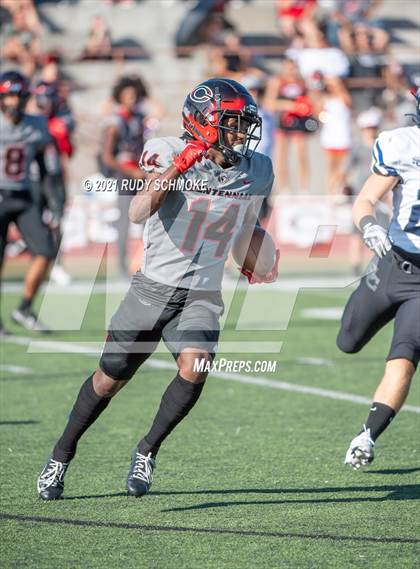 Thumbnail 3 in Centennial vs. Sierra Canyon photogallery.