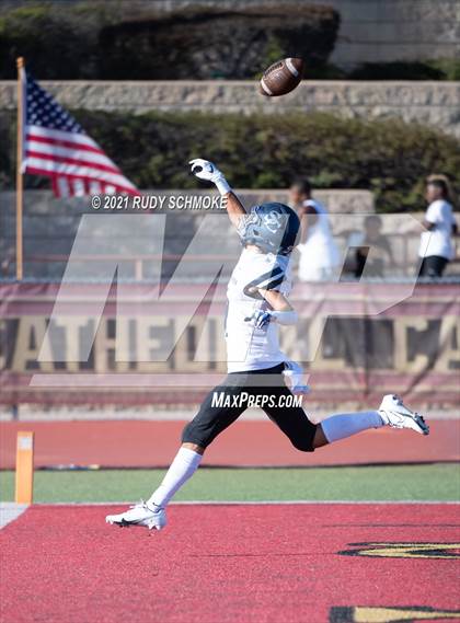 Thumbnail 2 in Centennial vs. Sierra Canyon photogallery.