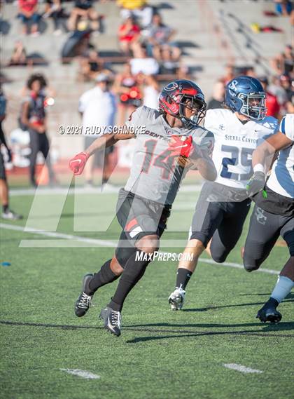 Thumbnail 3 in Centennial vs. Sierra Canyon photogallery.