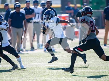 Thumbnail 3 in Centennial vs. Sierra Canyon photogallery.