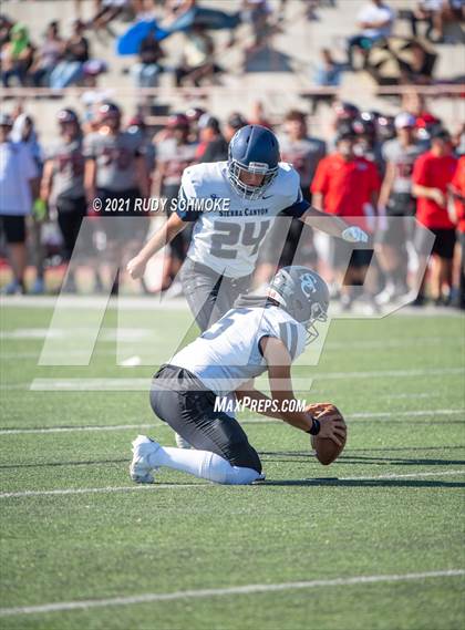 Thumbnail 3 in Centennial vs. Sierra Canyon photogallery.