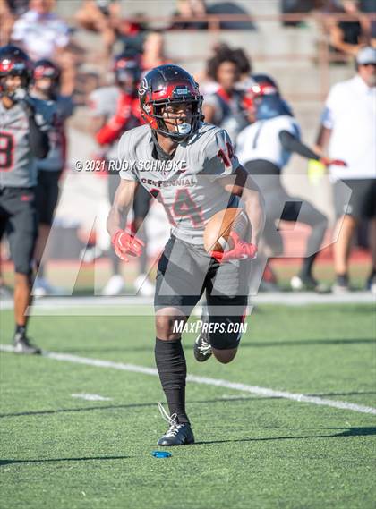 Thumbnail 2 in Centennial vs. Sierra Canyon photogallery.