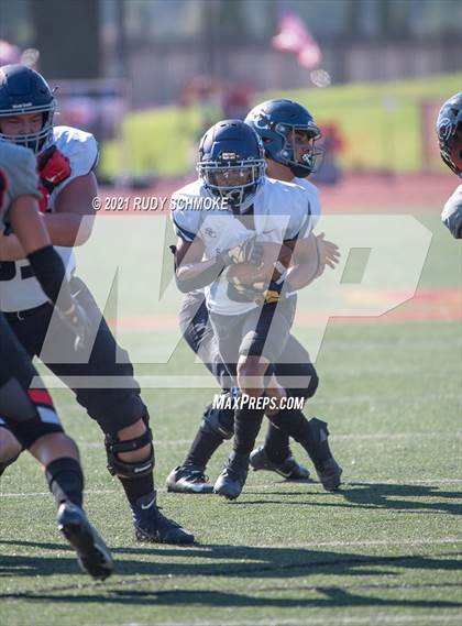 Thumbnail 2 in Centennial vs. Sierra Canyon photogallery.