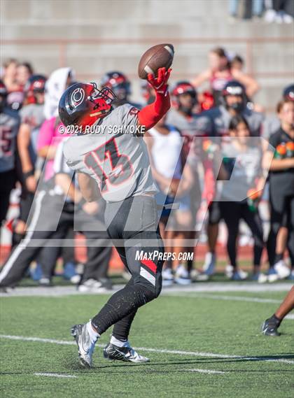 Thumbnail 1 in Centennial vs. Sierra Canyon photogallery.