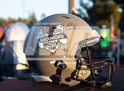Thumbnail 3 in Centennial vs. Sierra Canyon photogallery.