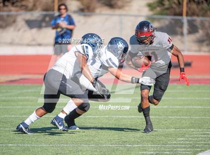 Thumbnail 2 in Centennial vs. Sierra Canyon photogallery.