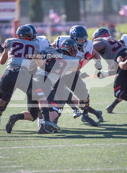 Thumbnail 2 in Centennial vs. Sierra Canyon photogallery.