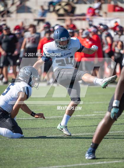 Thumbnail 3 in Centennial vs. Sierra Canyon photogallery.