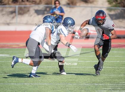 Thumbnail 2 in Centennial vs. Sierra Canyon photogallery.