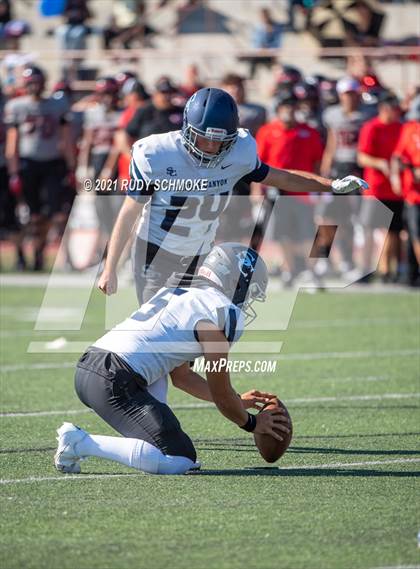 Thumbnail 1 in Centennial vs. Sierra Canyon photogallery.