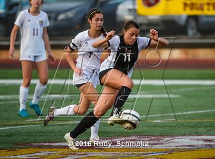 Thumbnail 2 in La Jolla vs. Point Loma (CIF SDS D1 Final) photogallery.