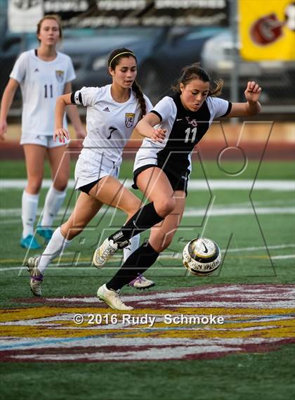 Thumbnail 1 in La Jolla vs. Point Loma (CIF SDS D1 Final) photogallery.