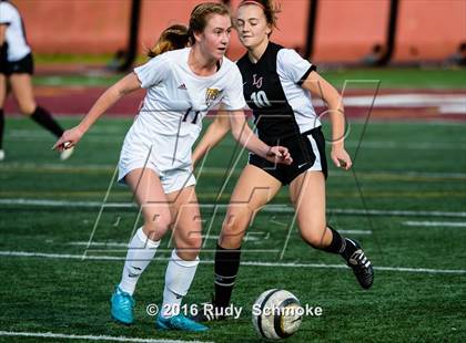 Thumbnail 1 in La Jolla vs. Point Loma (CIF SDS D1 Final) photogallery.