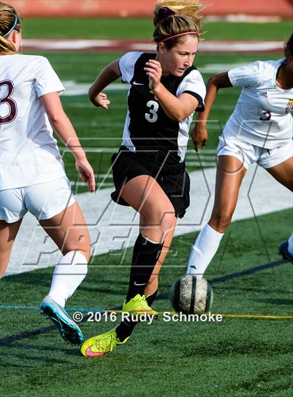 Thumbnail 2 in La Jolla vs. Point Loma (CIF SDS D1 Final) photogallery.
