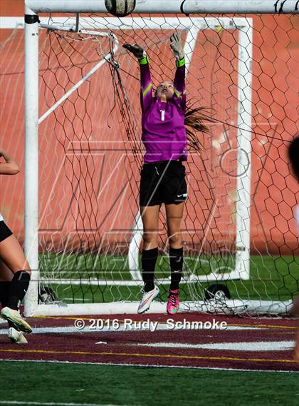 Thumbnail 1 in La Jolla vs. Point Loma (CIF SDS D1 Final) photogallery.