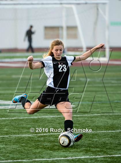 Thumbnail 2 in La Jolla vs. Point Loma (CIF SDS D1 Final) photogallery.