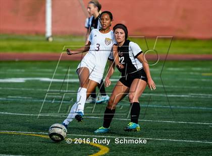 Thumbnail 2 in La Jolla vs. Point Loma (CIF SDS D1 Final) photogallery.