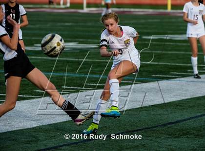 Thumbnail 2 in La Jolla vs. Point Loma (CIF SDS D1 Final) photogallery.
