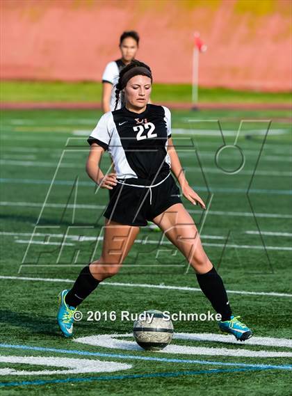 Thumbnail 3 in La Jolla vs. Point Loma (CIF SDS D1 Final) photogallery.