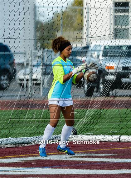 Thumbnail 3 in La Jolla vs. Point Loma (CIF SDS D1 Final) photogallery.