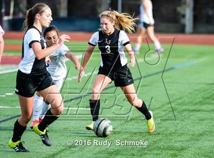 Thumbnail 1 in La Jolla vs. Point Loma (CIF SDS D1 Final) photogallery.