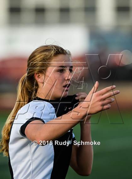 Thumbnail 3 in La Jolla vs. Point Loma (CIF SDS D1 Final) photogallery.