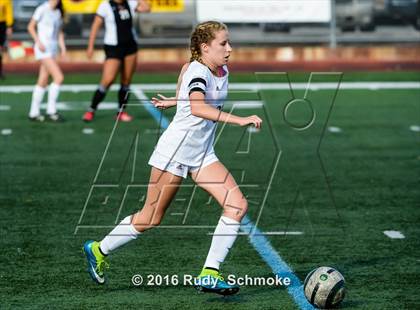 Thumbnail 1 in La Jolla vs. Point Loma (CIF SDS D1 Final) photogallery.