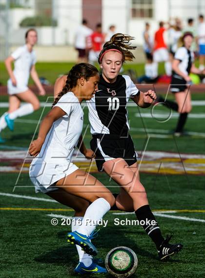Thumbnail 2 in La Jolla vs. Point Loma (CIF SDS D1 Final) photogallery.