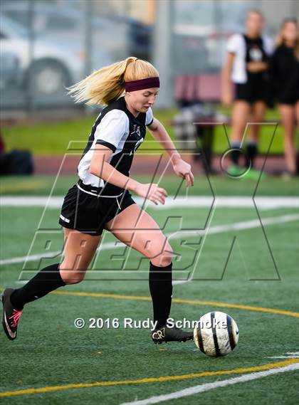 Thumbnail 3 in La Jolla vs. Point Loma (CIF SDS D1 Final) photogallery.