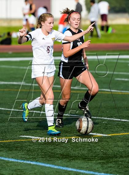 Thumbnail 2 in La Jolla vs. Point Loma (CIF SDS D1 Final) photogallery.