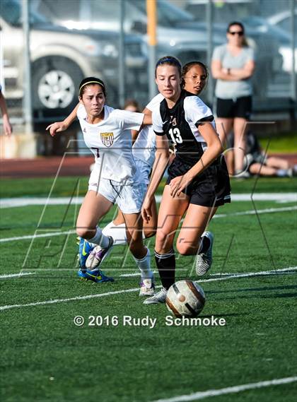 Thumbnail 3 in La Jolla vs. Point Loma (CIF SDS D1 Final) photogallery.
