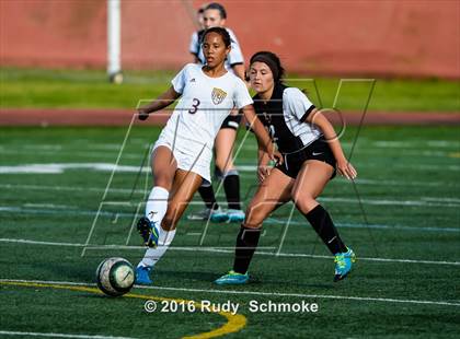 Thumbnail 1 in La Jolla vs. Point Loma (CIF SDS D1 Final) photogallery.