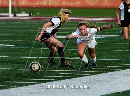 Thumbnail 3 in La Jolla vs. Point Loma (CIF SDS D1 Final) photogallery.