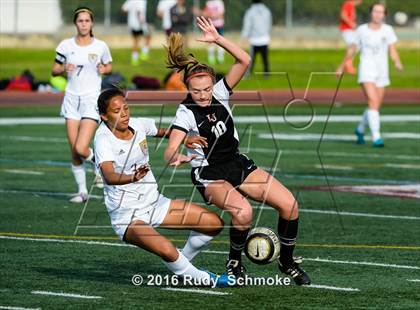 Thumbnail 2 in La Jolla vs. Point Loma (CIF SDS D1 Final) photogallery.