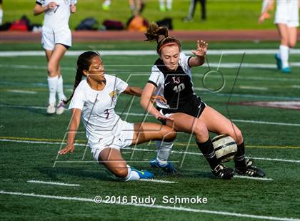 Thumbnail 3 in La Jolla vs. Point Loma (CIF SDS D1 Final) photogallery.