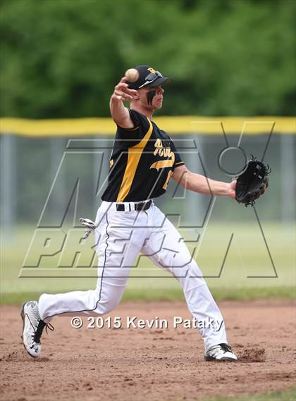 Thumbnail 3 in Daniel Hand @ North Haven (CIAC Class L Quarterfinal) photogallery.