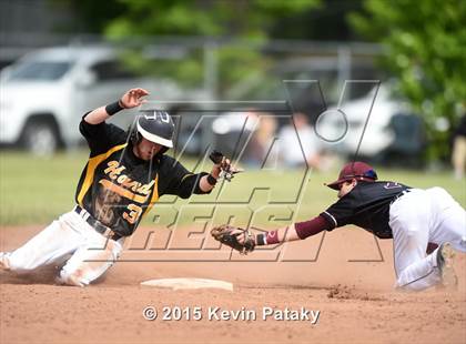 Thumbnail 3 in Daniel Hand @ North Haven (CIAC Class L Quarterfinal) photogallery.