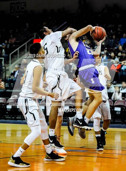 Thumbnail 2 in Chinle vs. Sabino (AIA 3A Quarterfinal) photogallery.