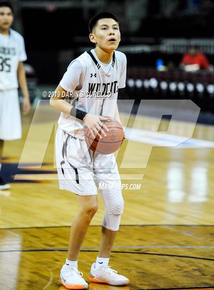 Thumbnail 3 in Chinle vs. Sabino (AIA 3A Quarterfinal) photogallery.
