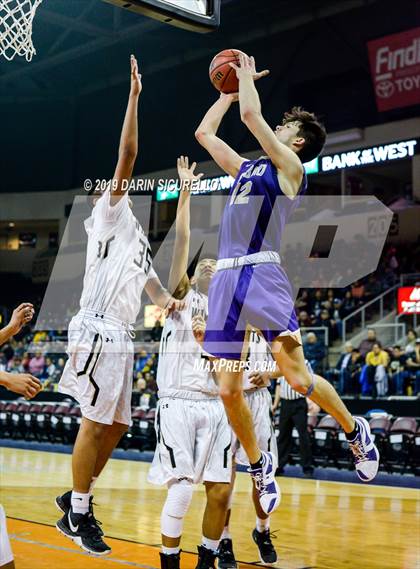 Thumbnail 1 in Chinle vs. Sabino (AIA 3A Quarterfinal) photogallery.