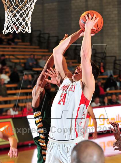 Thumbnail 2 in Eisenhower @ Mater Dei ( Nike Extravaganza) photogallery.